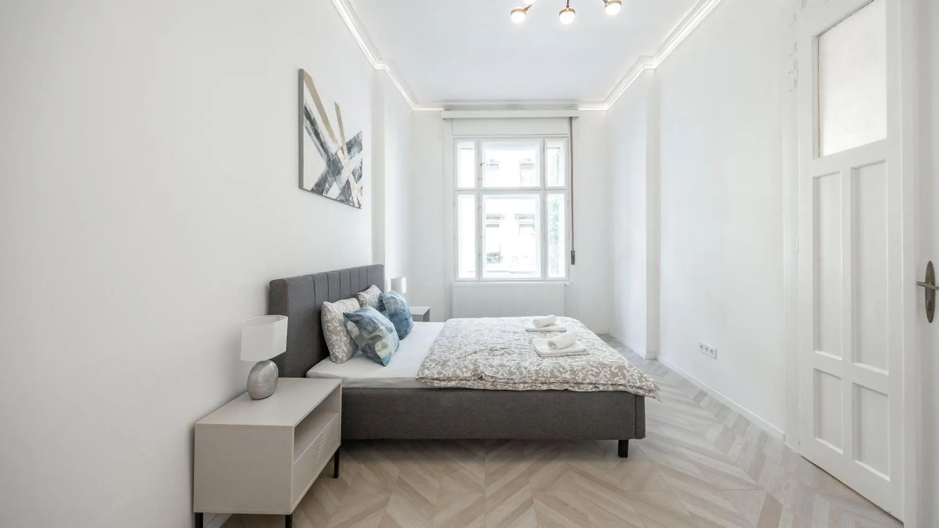 Classy & Cozy Dream Home In The Center Of Budapest